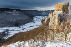 Ruine Reusenstein und hinteres Neidlinger Tal