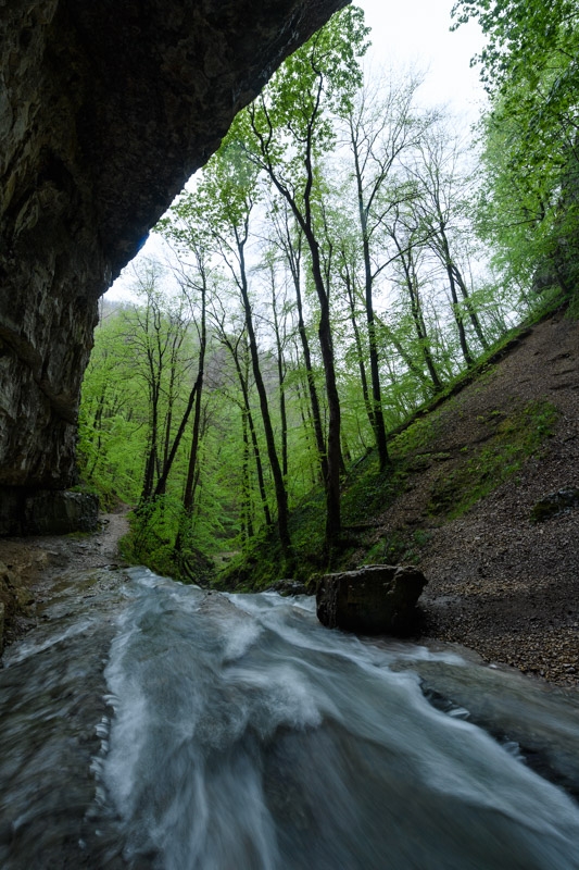 Elsach direkt an der Falkensteiner Höhle