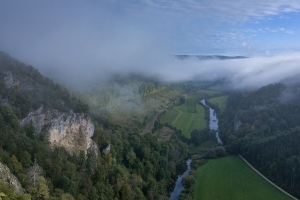 Blick von Knopfmacherfelsen ins Donautal